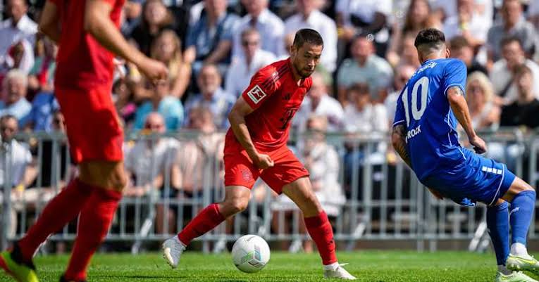 alineaciones de 1. fc düren contra bayern munich